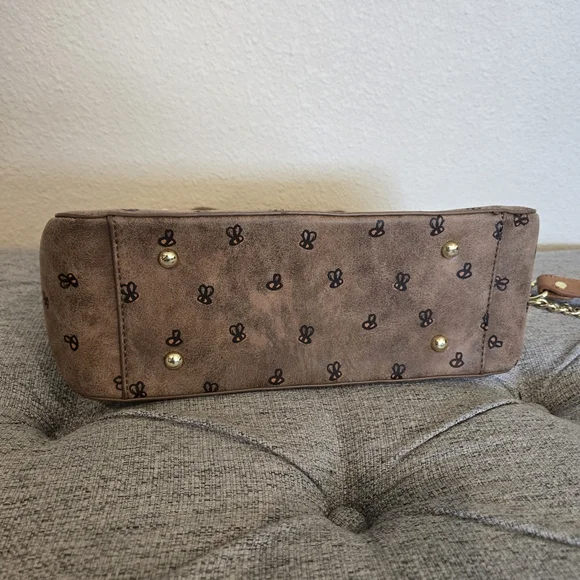 RARE Loungefly Disney Winnie the Pooh Bees Crossbody Bag - BoxLunch Exclusive - Picture 13 of 16